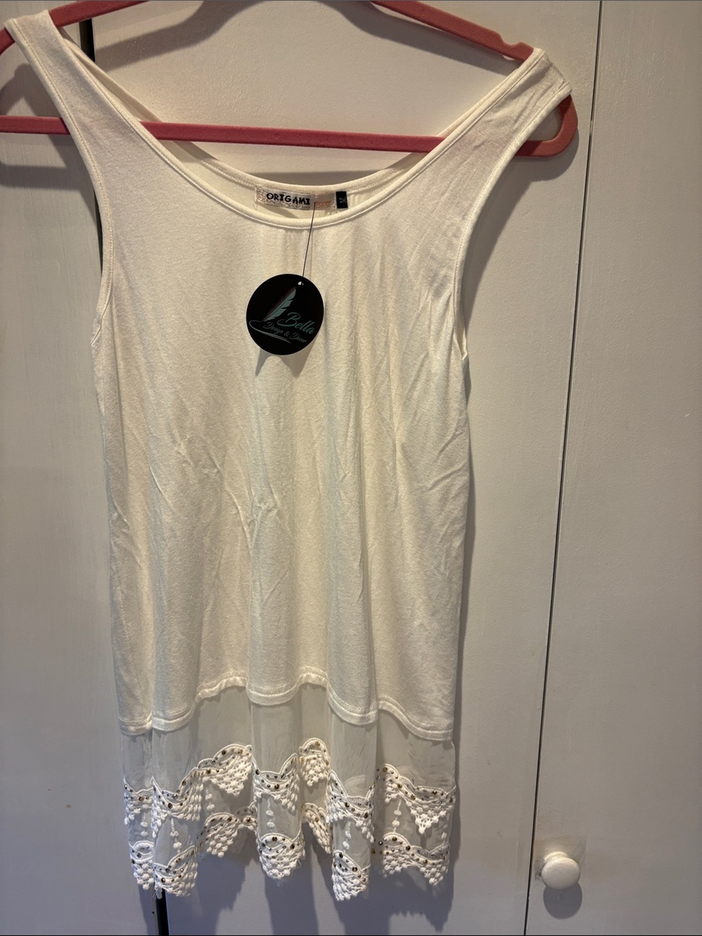 Women’s White Sleeveless Lace-Hem Tank Top new with tags med  from Origami
